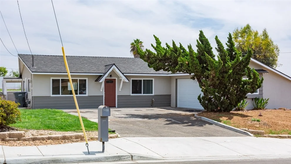 Unit for sale at 851 Maryland Dr, Vista, CA 92083