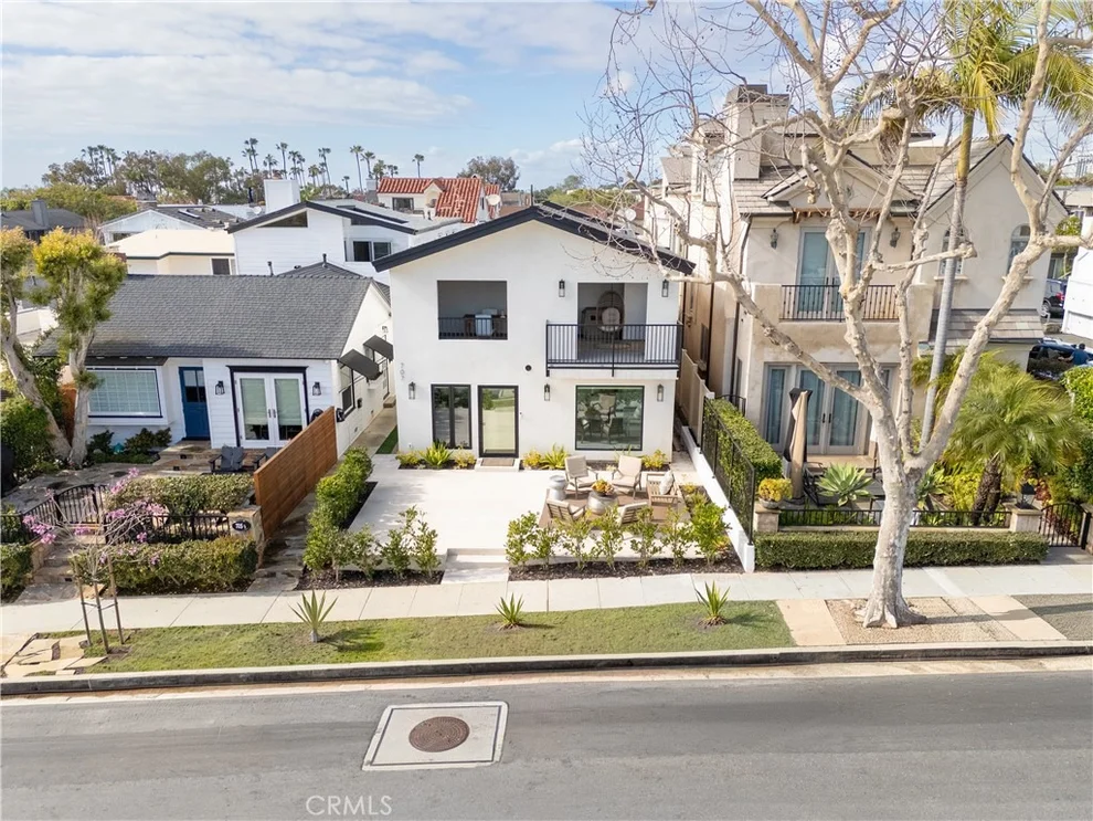 Unit for sale at 707 Begonia Avenue, Corona Del Mar, CA 92625