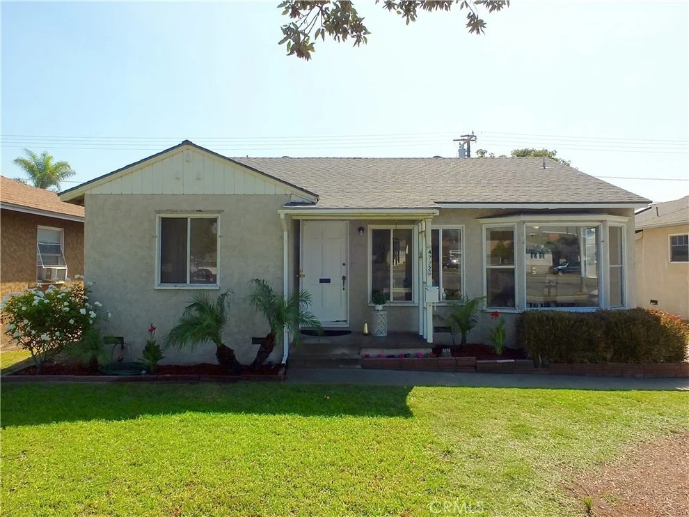 Unit for sale at 4722 Bellflower Boulevard, Lakewood, CA 90713