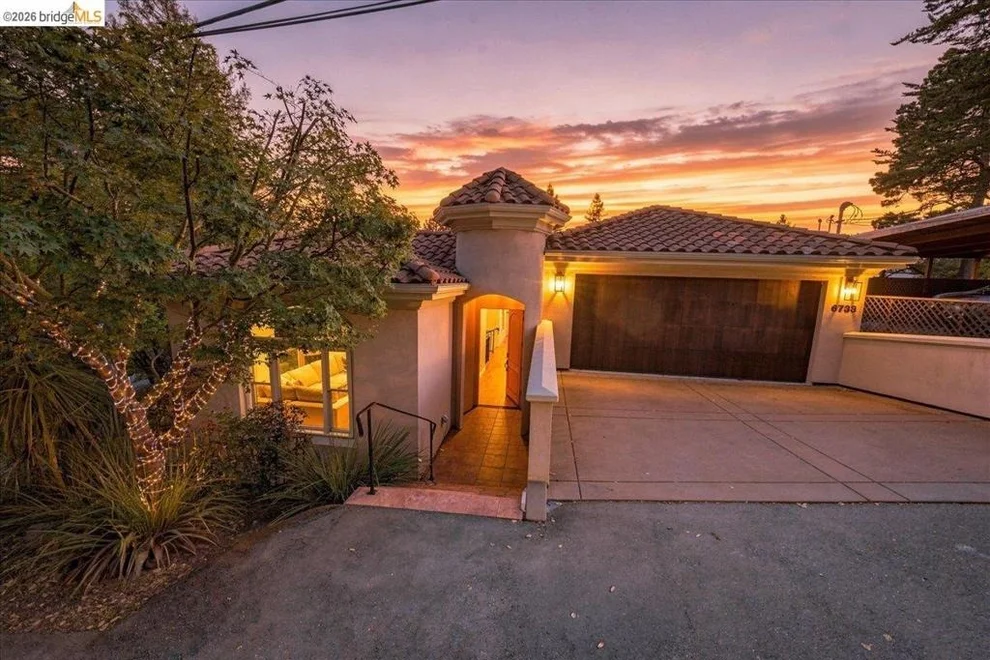 Unit for sale at 6733 Longwalk Dr, Oakland, CA 94611