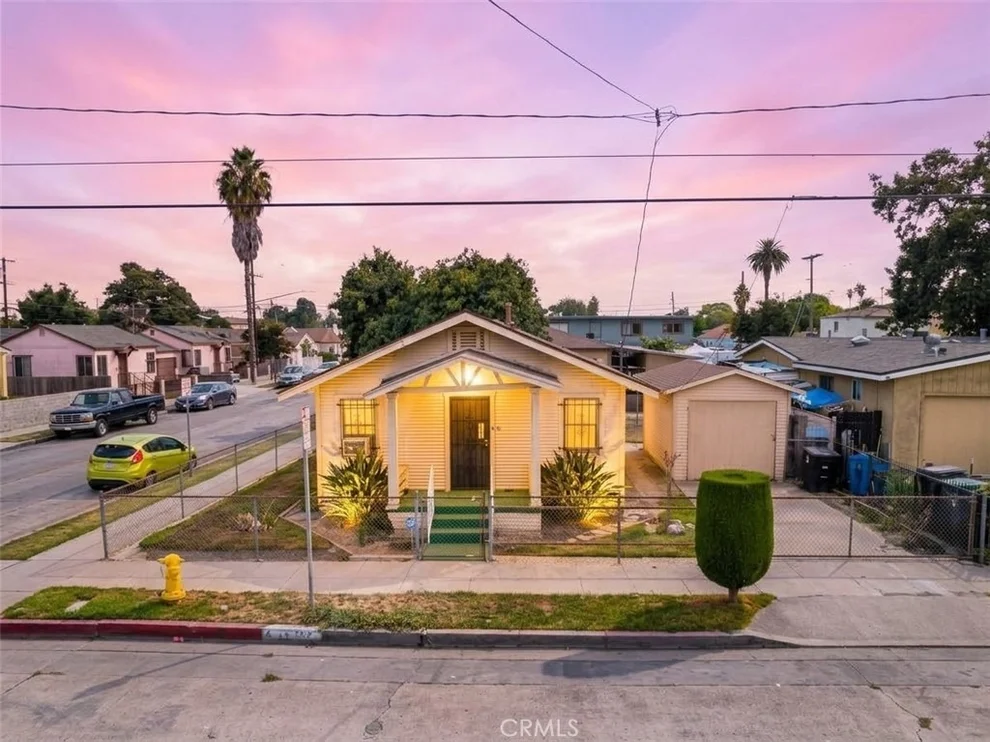 Unit for sale at 1542 E 83rd, Los Angeles, CA 90001