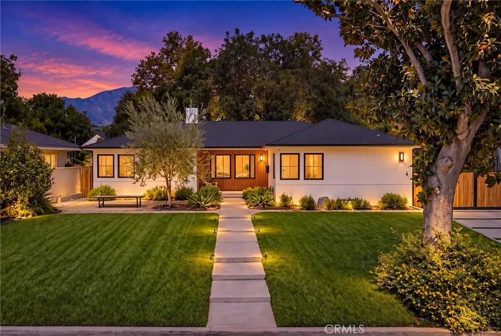 Unit for sale at 2147 E Woodlyn, Pasadena, CA 91104