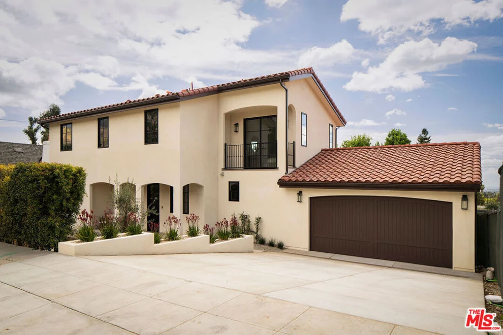 Unit for sale at 1108 E Mariposa Street, Altadena, CA 91001