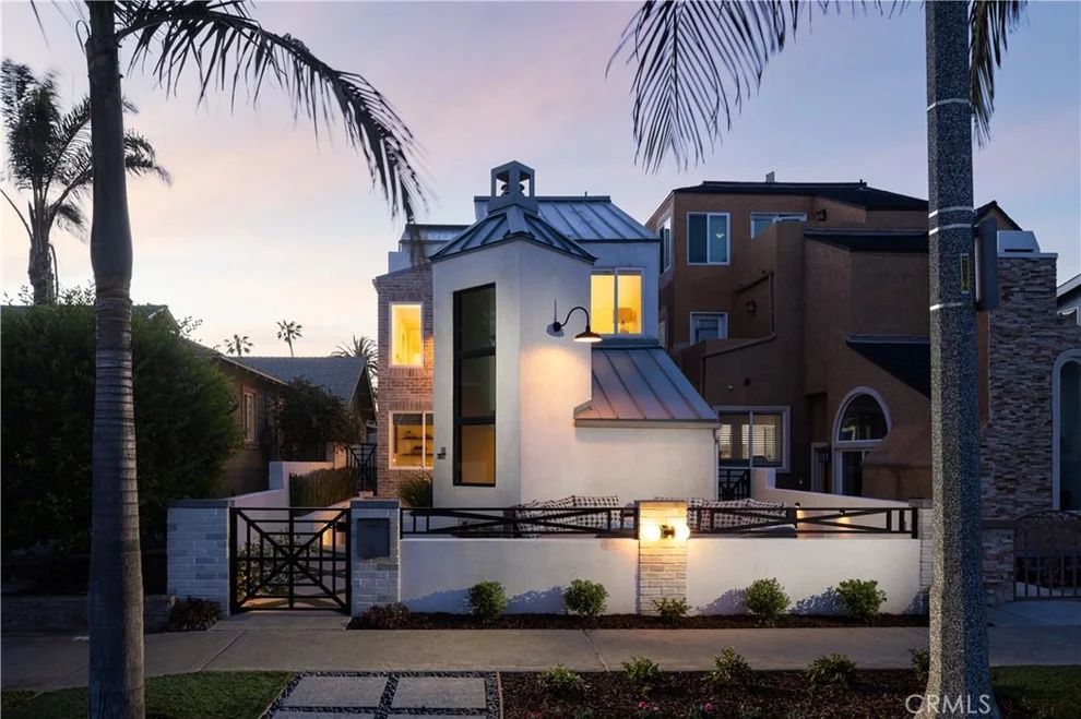 Unit for sale at 509 8th, Huntington Beach, CA 92648