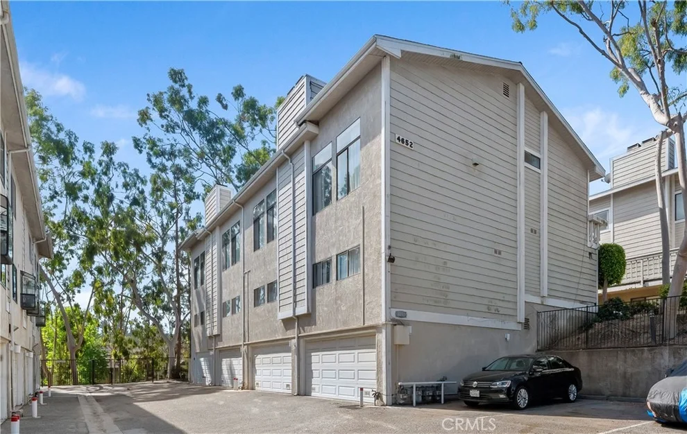 Unit for sale at 4652 Don Lorenzo, Los Angeles, CA 90008