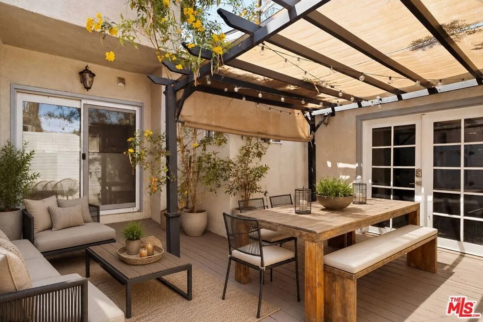 Unit for sale at 5815 Franklin Avenue, Los Angeles, CA 90028