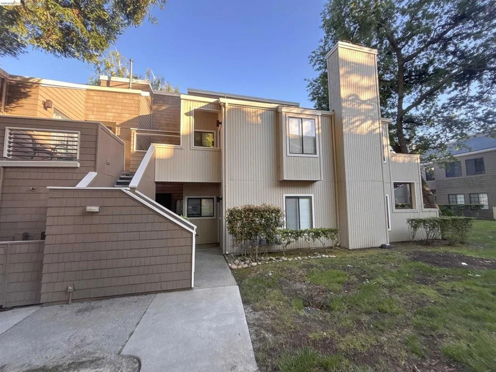 Unit for sale at 450 Pine Ridge Dr, San Ramon, CA 94582