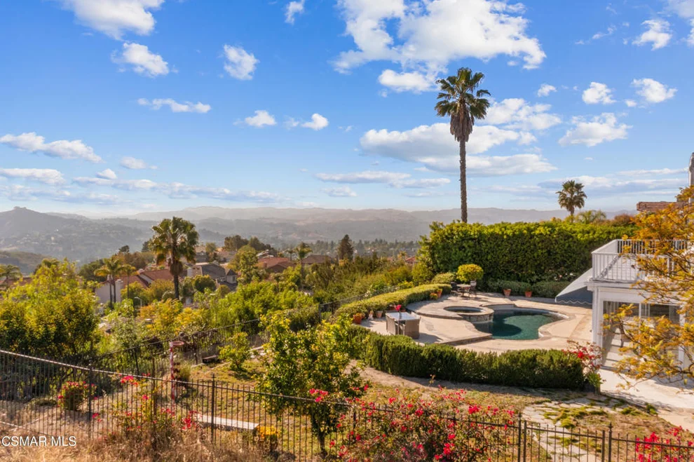 Unit for sale at 22100 Dardenne Street, Calabasas, CA 91302