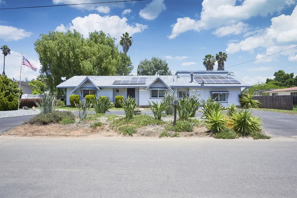 Unit for sale at 1132 Thomas Way, Escondido, CA 92027