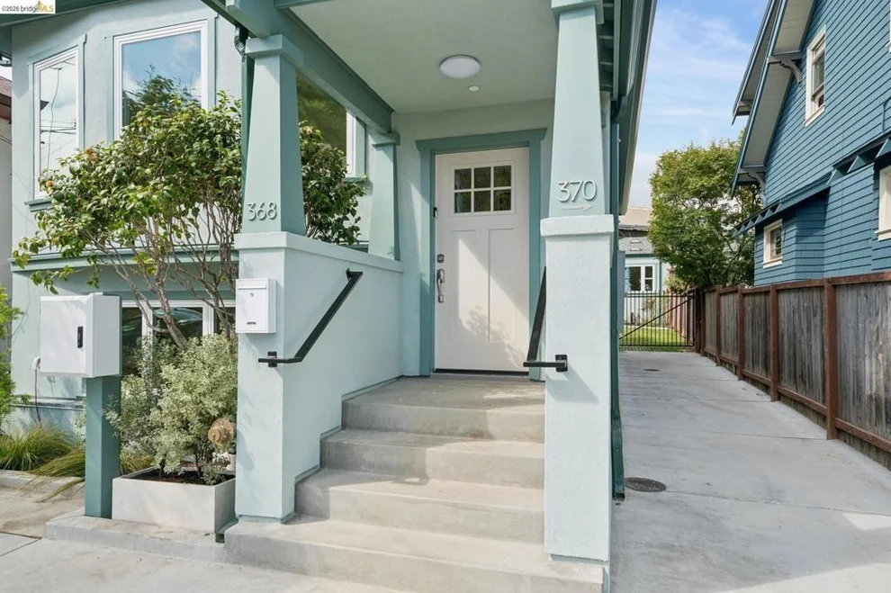 Unit for sale at 368 Hudson, Oakland, CA 94618