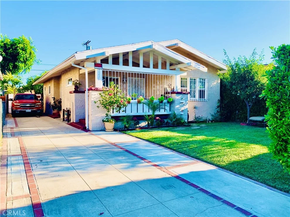 Unit for sale at 1226 W 55th Street, Los Angeles, CA 90037