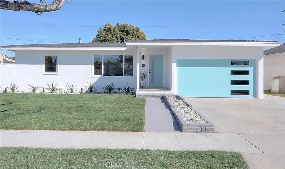 Unit for sale at 2080 Mcnab Avenue, Long Beach, CA 90815