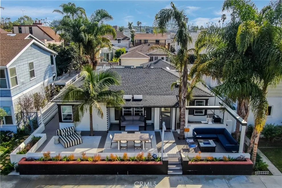 Unit for sale at 264 Ravenna Drive, Long Beach, CA 90803