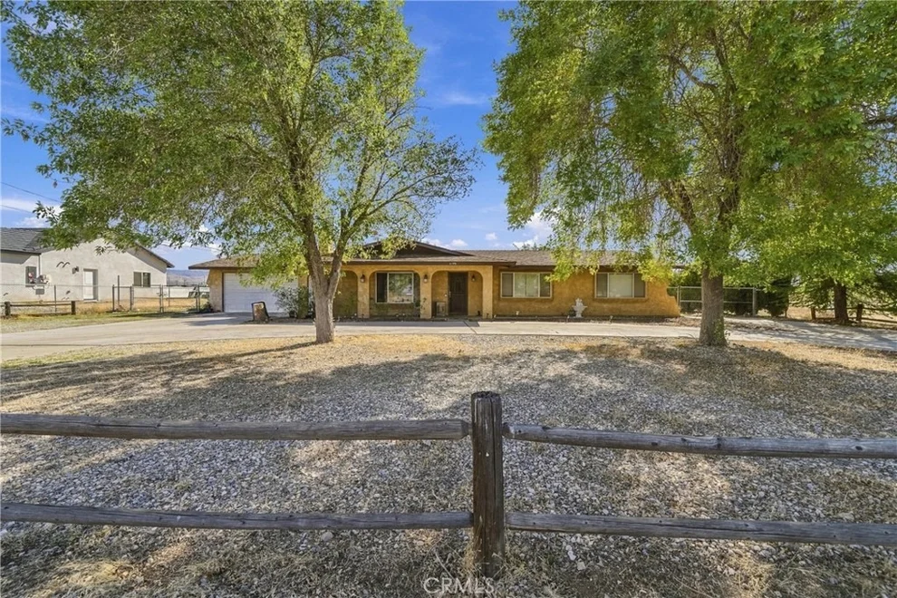 Unit for sale at 21775 Sioux Road, Apple Valley, CA 92308