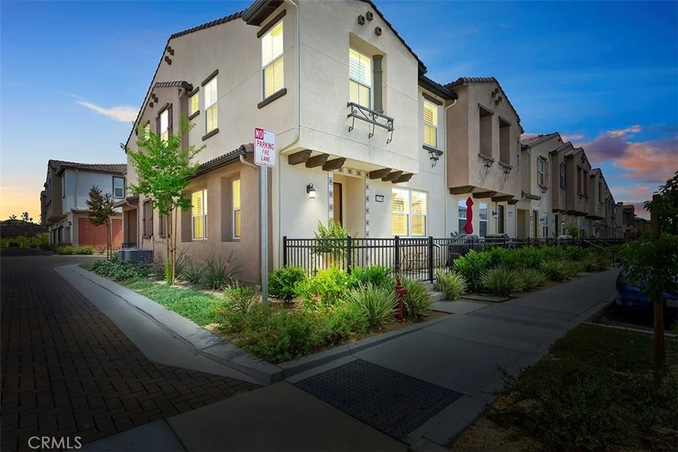 Unit for sale at 40356 Calle Real, Murrieta, CA 92563