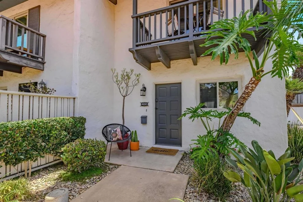 Unit for sale at 4202 Loma Riviera Ln, San Diego, CA 92110