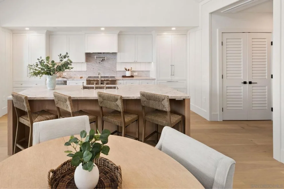Unit for sale at 747 Orange Ave, Coronado, CA 92118
