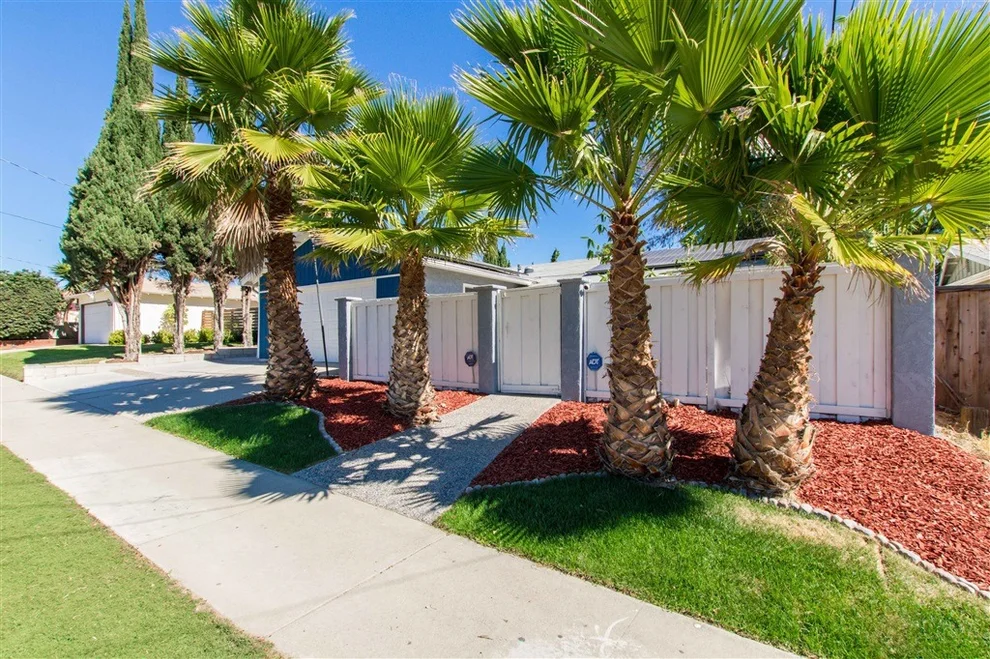 Unit for sale at 4944 Luna Dr, Oceanside, CA 92057