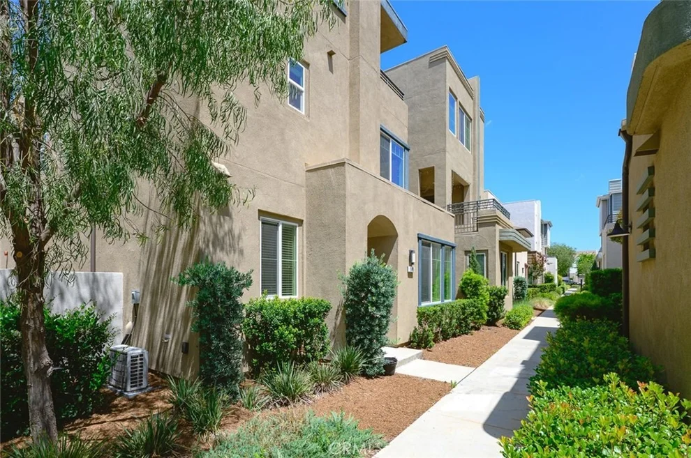 Unit for sale at 595 Cultivate, Irvine, CA 92618