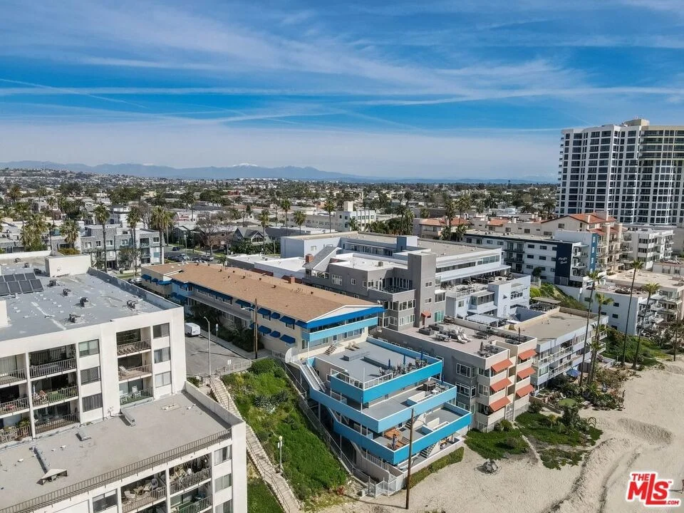 Unit for sale at 32 5th Place, Long Beach, CA 90802