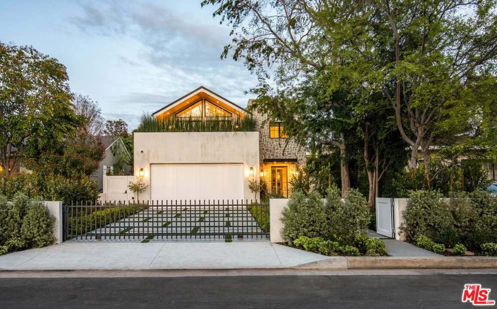 Unit for sale at 4210 Bellaire Avenue, Studio City, CA 91604