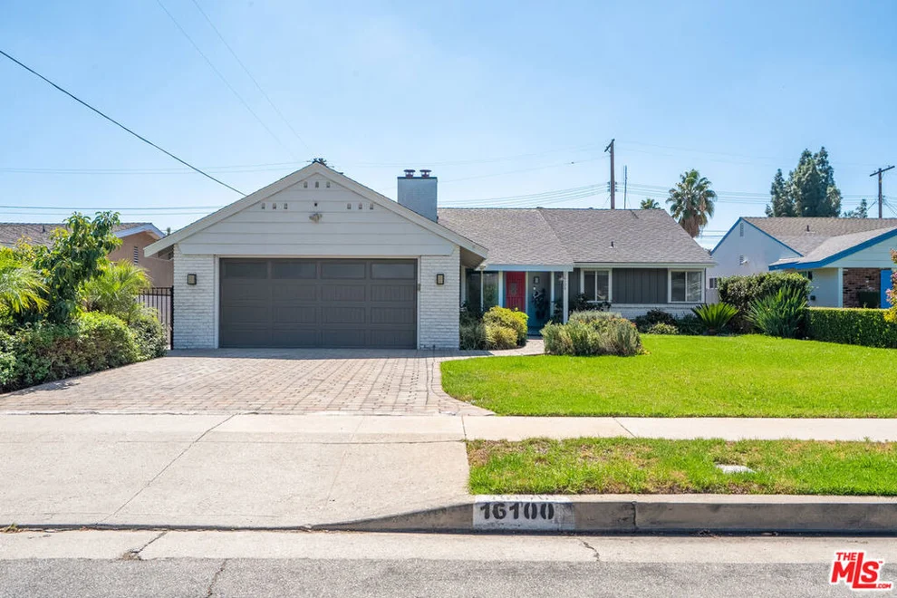 Unit for sale at 16100 Londelius Street, Los Angeles, CA 91343
