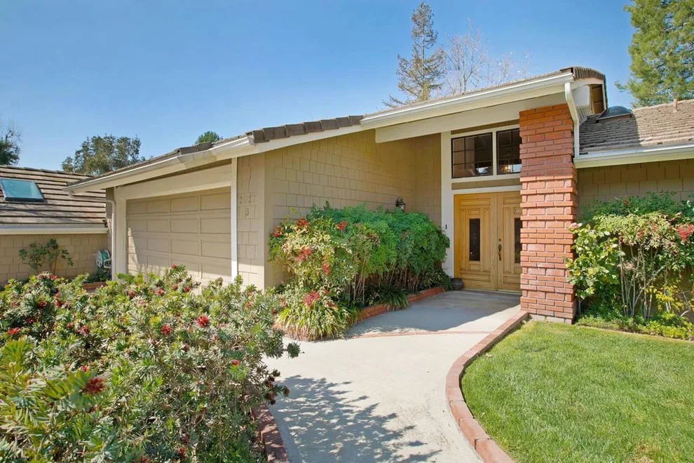Unit for sale at 2027 Rosemont Avenue, Pasadena, CA 91103