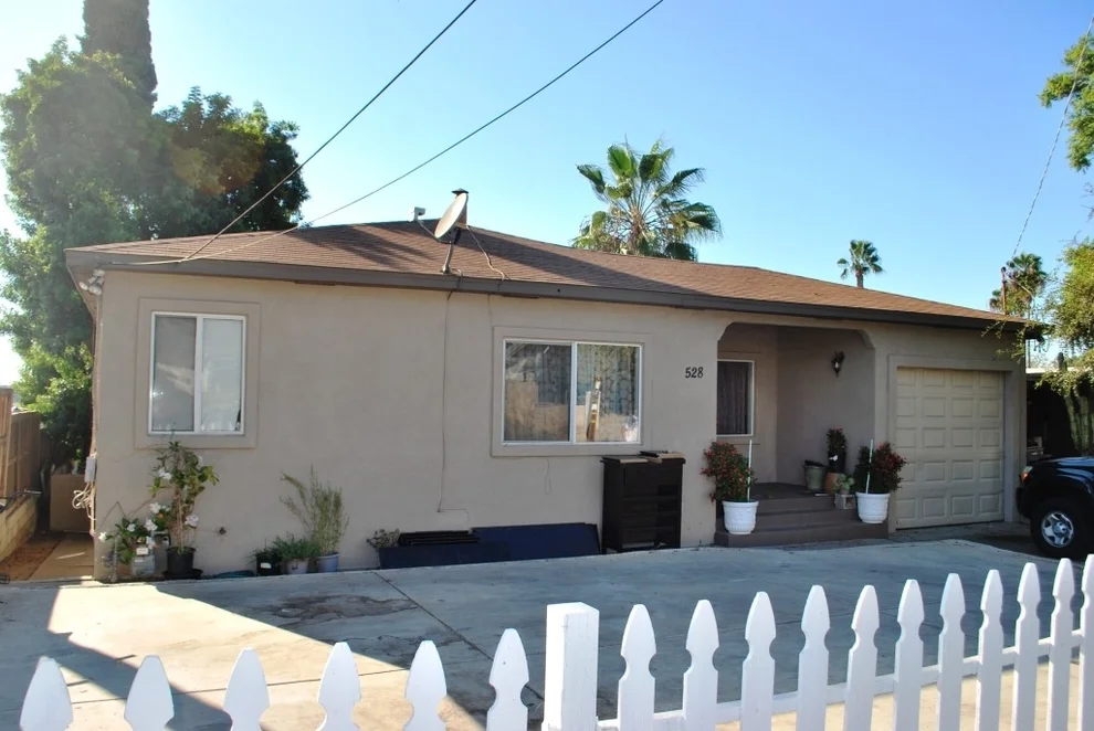 Unit for sale at 528 N Citrus Ave, Vista, CA 92084