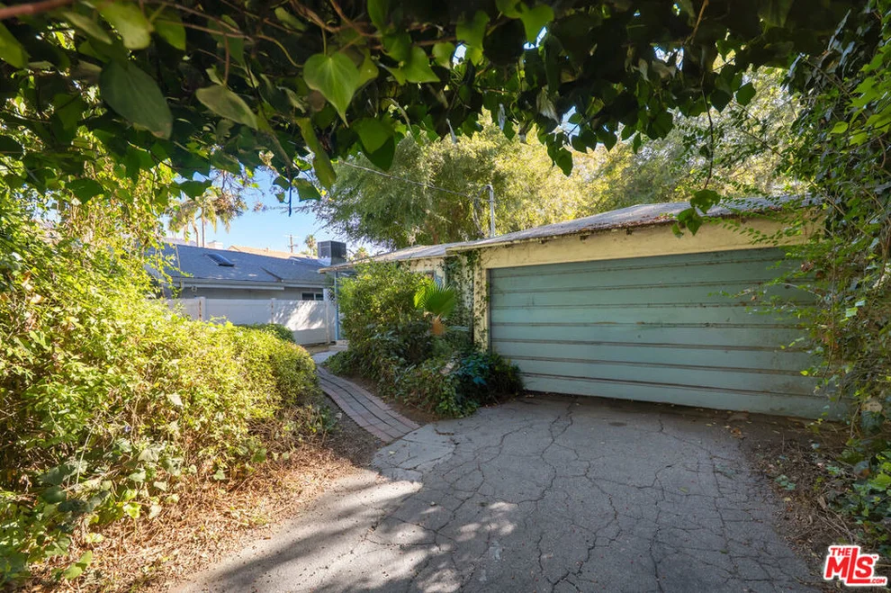 Unit for sale at 4480 Colbath Avenue, Los Angeles, CA 91423