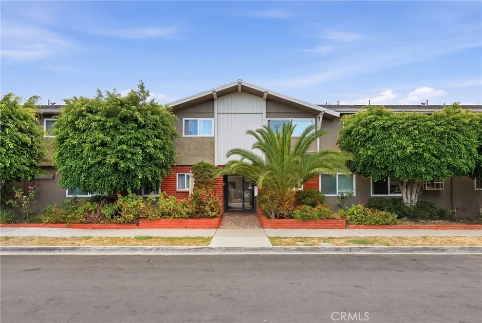 Unit for sale at 725 Coronado Ave, Long Beach, CA 90804