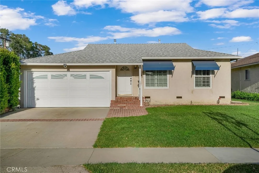 Unit for sale at 4852 Coldbrook, Lakewood, CA 90713