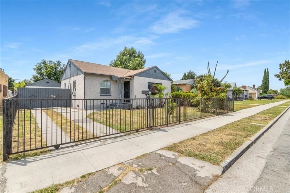Unit for sale at 322 W School Street, Compton, CA 90220