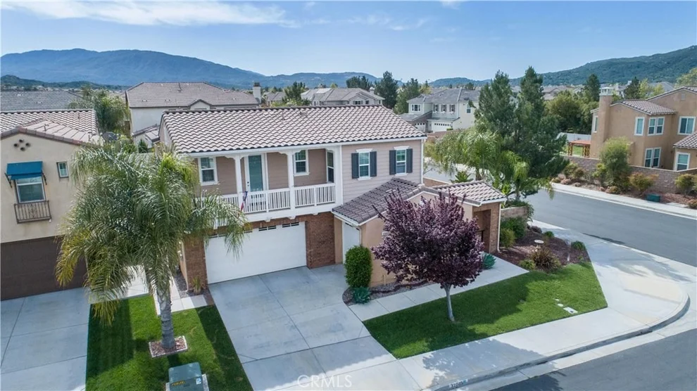 Unit for sale at 32009 Woodside Court, Temecula, CA 92592