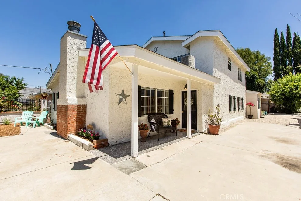 Unit for sale at 7304 7302 Enfield Avenue, Reseda, CA 91335