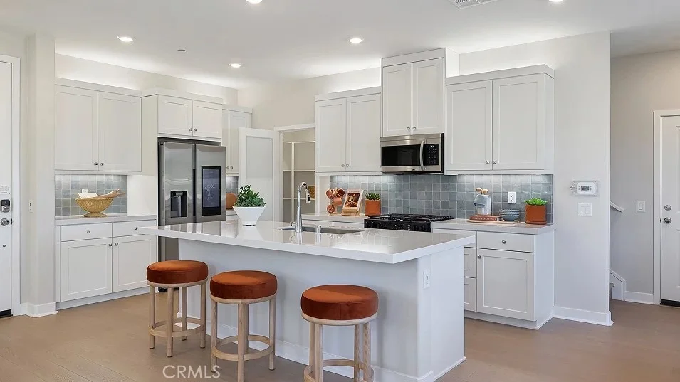 Unit for sale at 2207 Aneto Way, Santa Paula, CA 93060