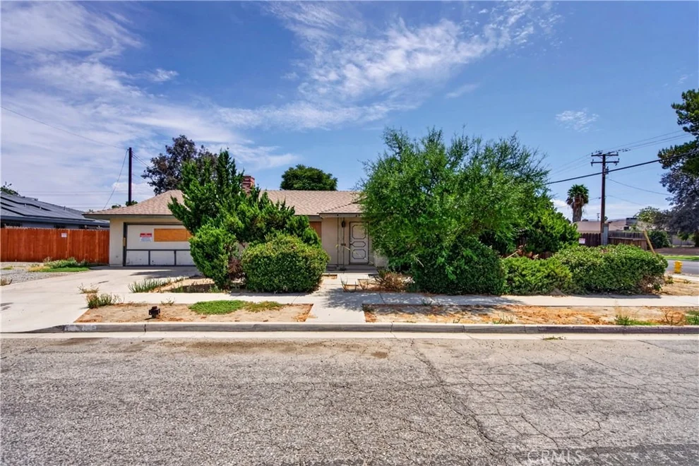 Unit for sale at 692 S Carmalita, Hemet, CA 92543