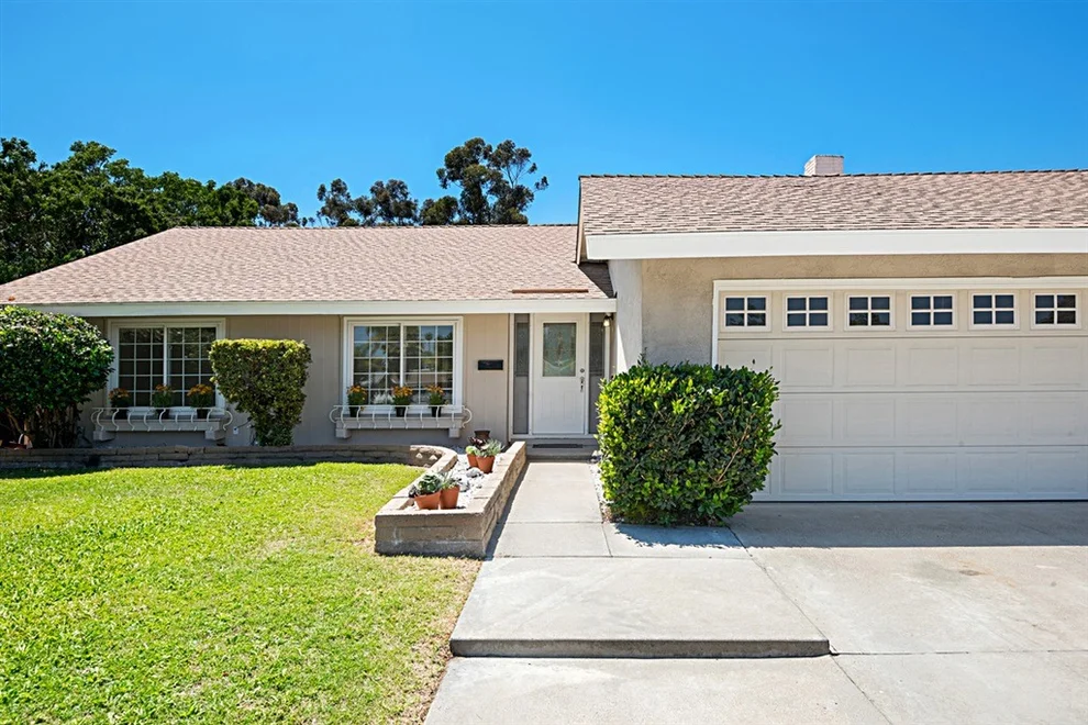 Unit for sale at 22691 La Brisa, Lake Forest, CA 92630