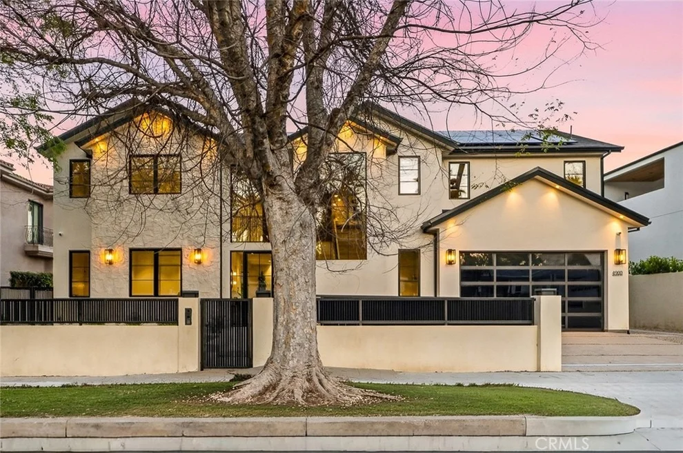Unit for sale at 4900 Valjean, Encino, CA 91436