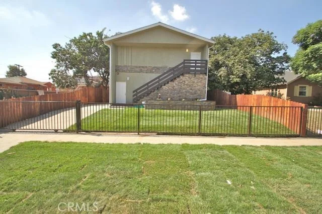 Unit for sale at 416 418 W 104th Street, Los Angeles, CA 90003