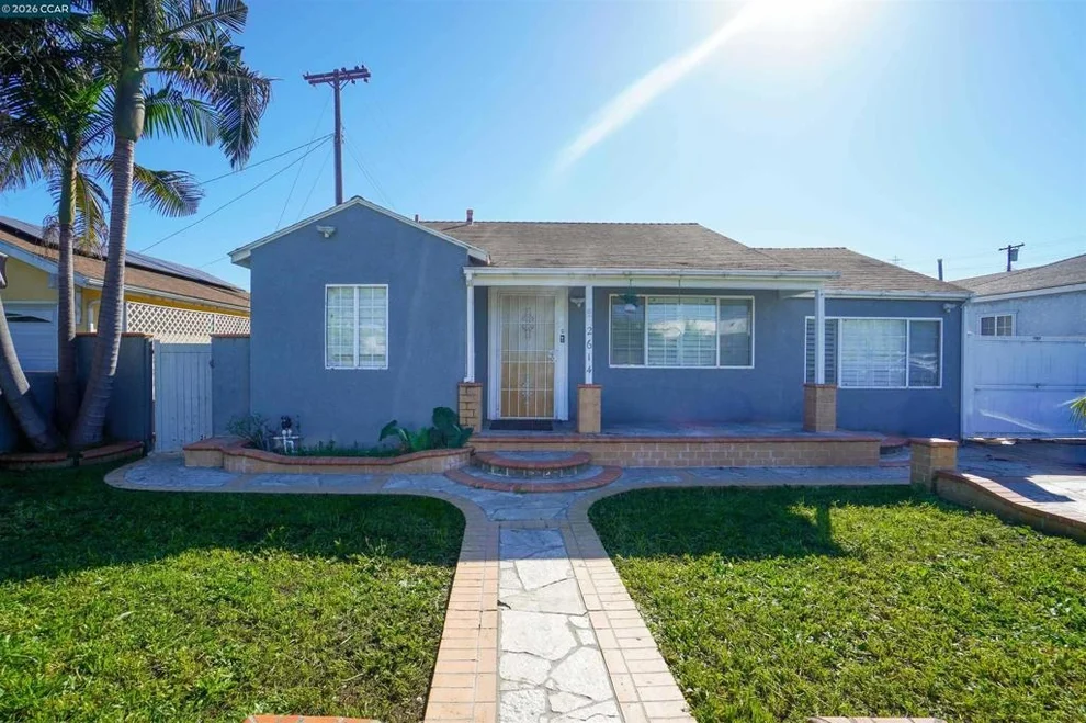 Unit for sale at 2614 Manhattan Beach Blvd, Redondo Beach, CA 90278