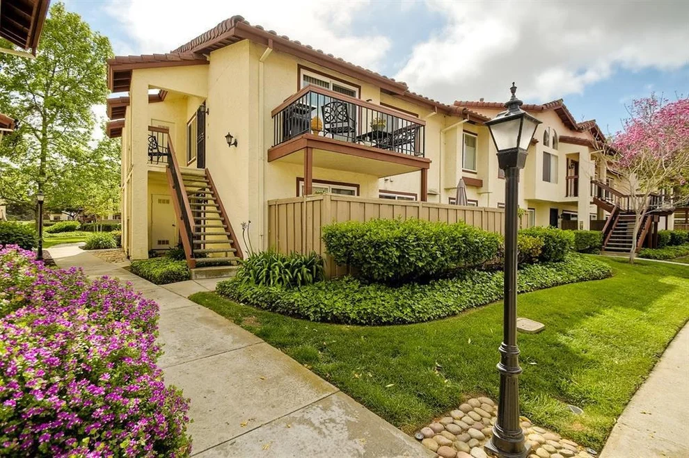 Unit for sale at 4020 Porte La Paz, University City, CA 92122