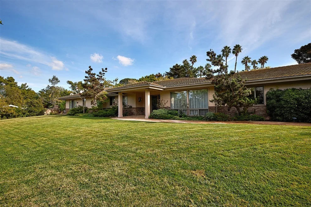 Unit for sale at 17125 Calle Corte, Rancho Santa Fe, CA 92067