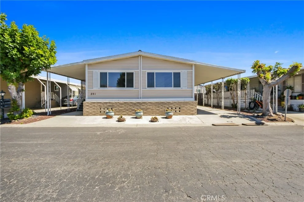 Unit for sale at 3595 Santa Fe Avenue, Long Beach, CA 90810