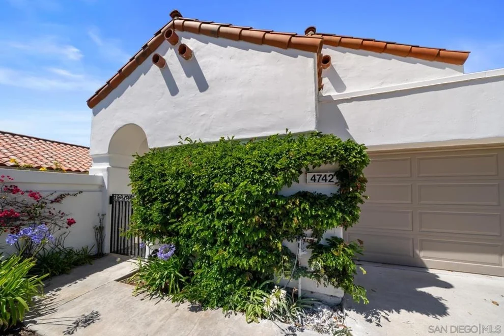 Unit for sale at 4742 Collinos Way, Oceanside, CA 92056
