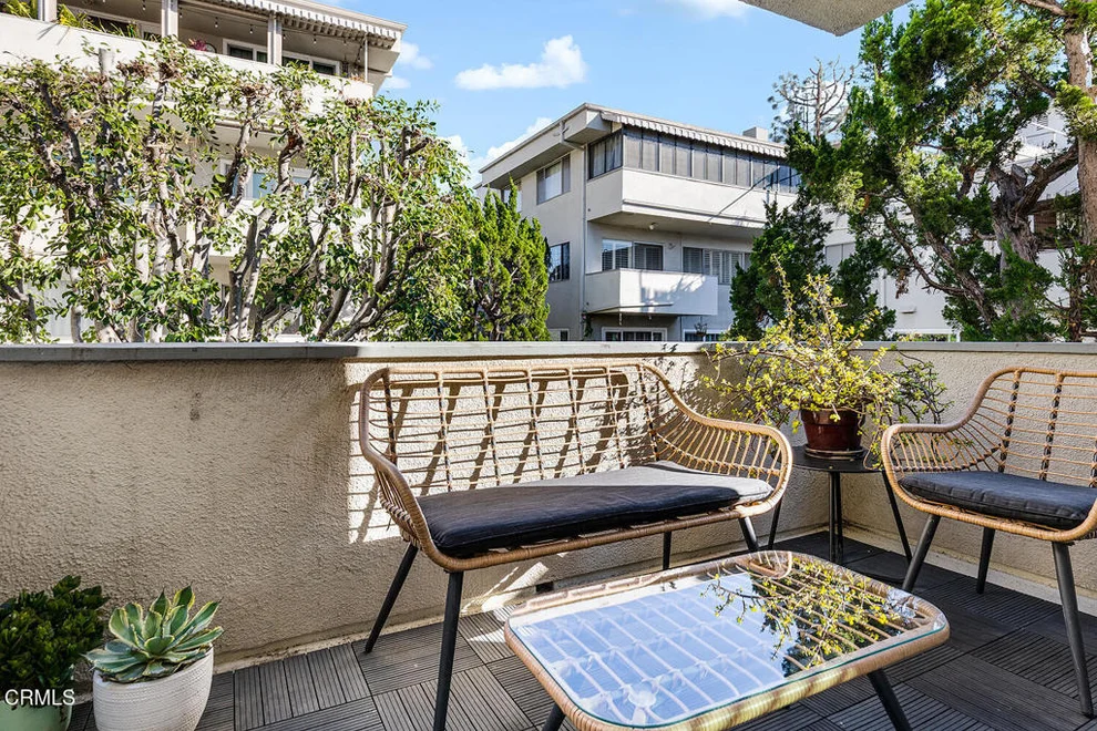 Unit for sale at 385 S Oakland Avenue, Pasadena, CA 91101
