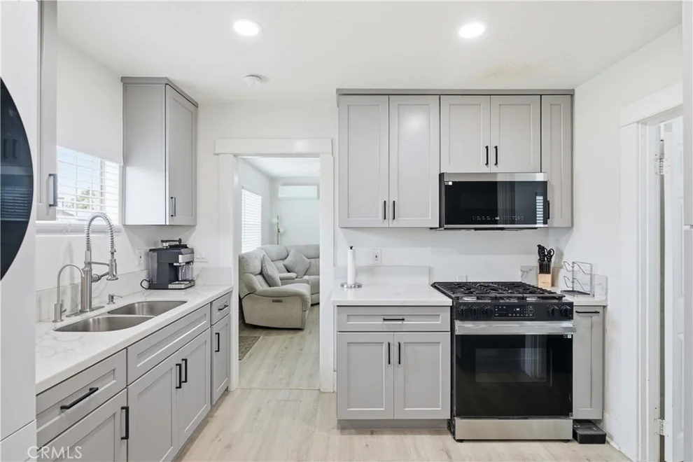 Unit for sale at 5964 S Halldale, Los Angeles, CA 90047