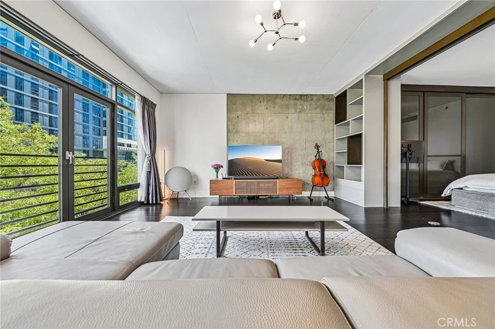 Unit for sale at 1111 S Grand Avenue, Los Angeles, CA 90015