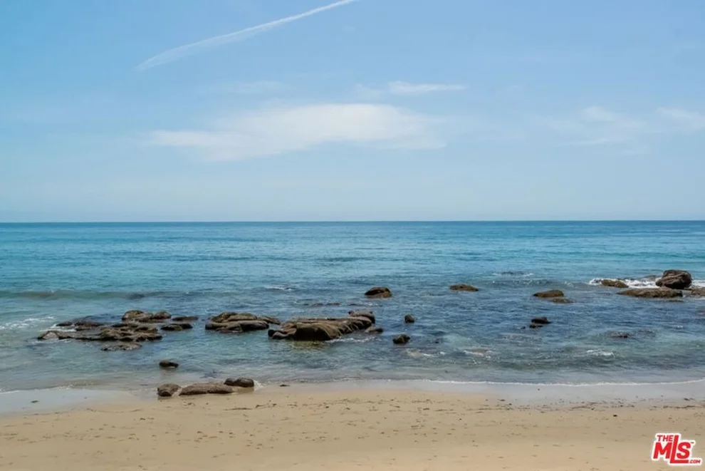 Unit for sale at 20940 Pacific Coast Highway, Malibu, CA 90265