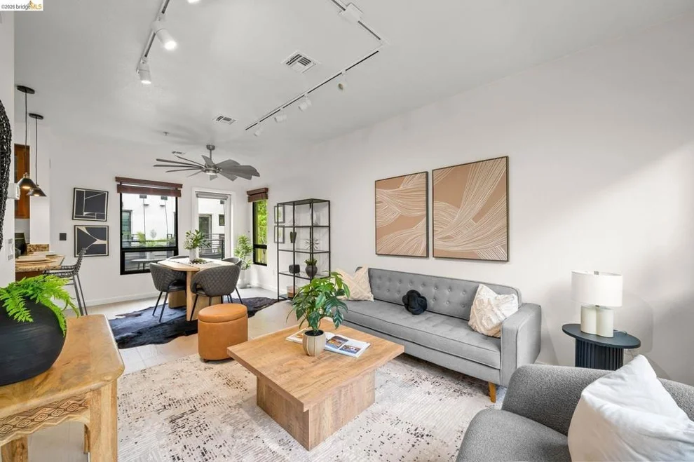 Unit for sale at 903 Zephyr Dr, Oakland, CA 94607