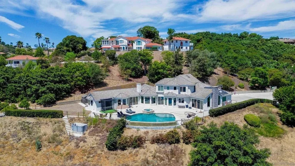 Unit for sale at 2370 Dos Lomas, Fallbrook, CA 92028